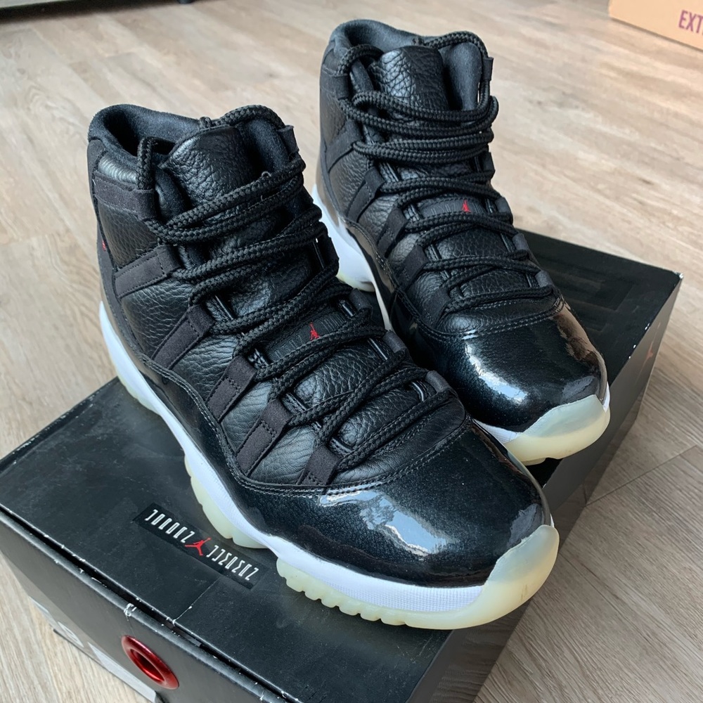 AIR JORDAN XI 72-10. Size 9